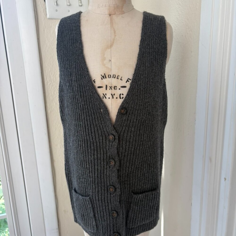 Cute Brandy Melville Gray Petite Sweater Vest